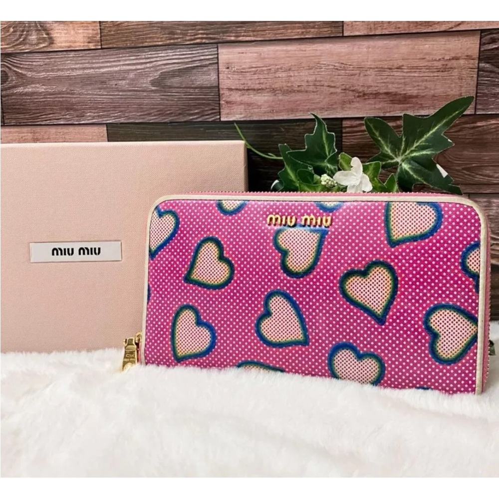 EUC MIU MIU Long Leather Wallet Purse Heart Zip Around Pink Leather Authentic